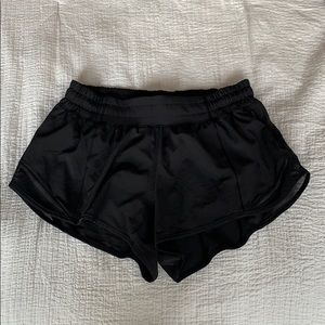 Lulu lemon hottie hot shorts!! Size 6 black
